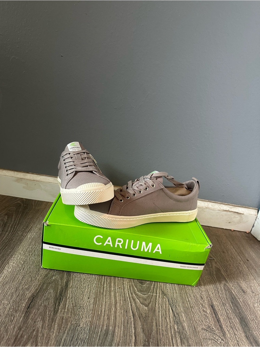 Cariuma Men's Taupe Canvas Low-Top Sneakers size men’s 11/Woman’s 12.5